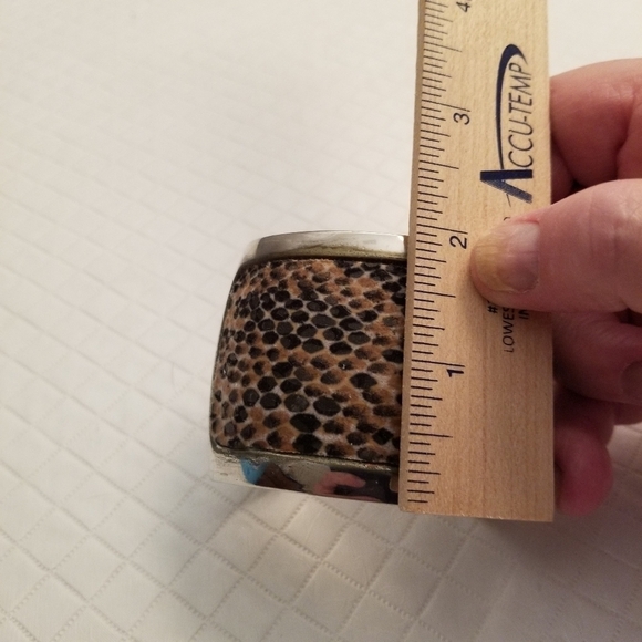 Leopard Print Cuff Bracelet Silver Tone 2 inches wide - Picture 7 of 9